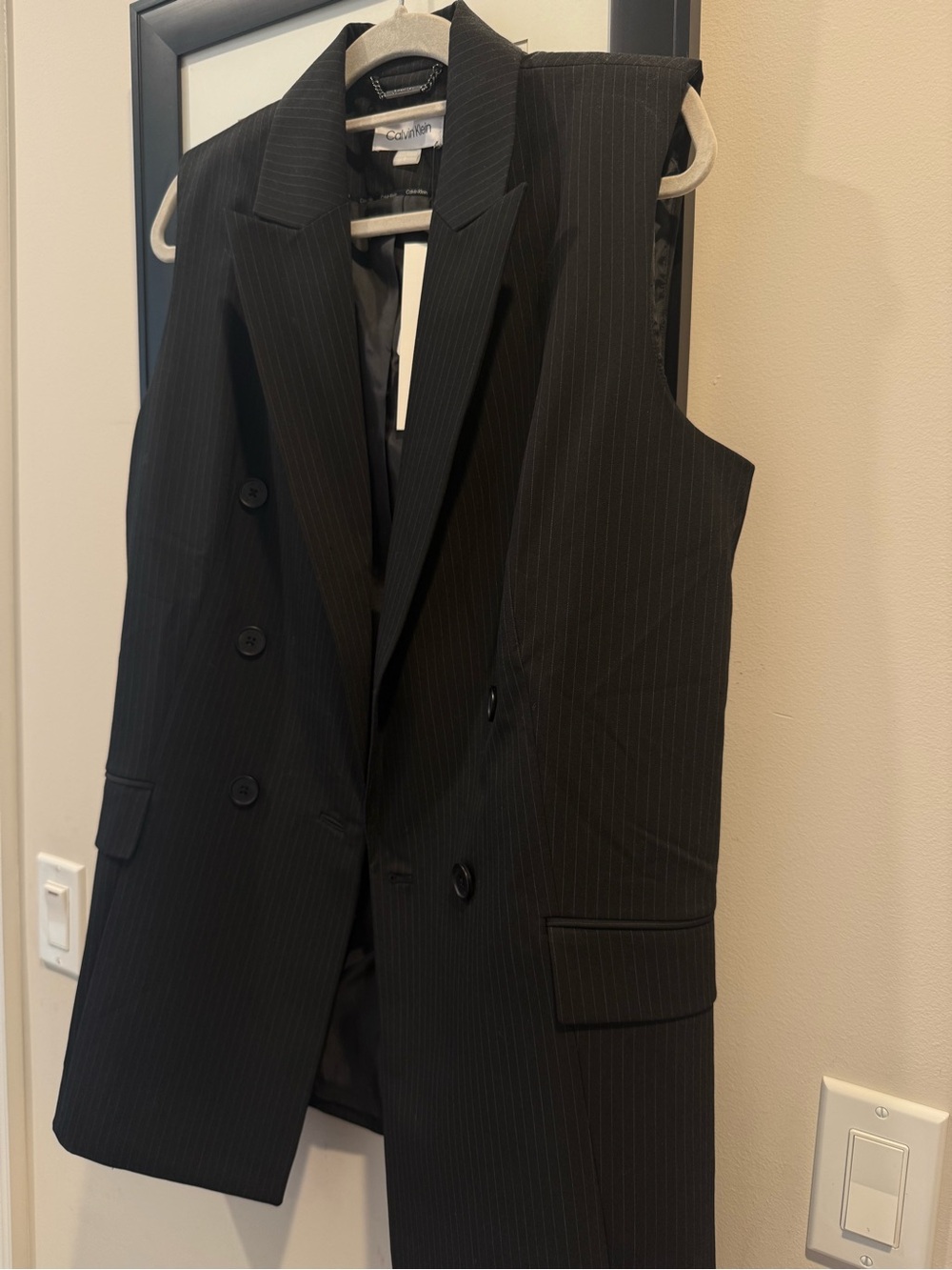 Calvin Klein Men's Black Pinstripe Double-Breasted Sleeveless Blazer Vest - Picture 5 of 6
